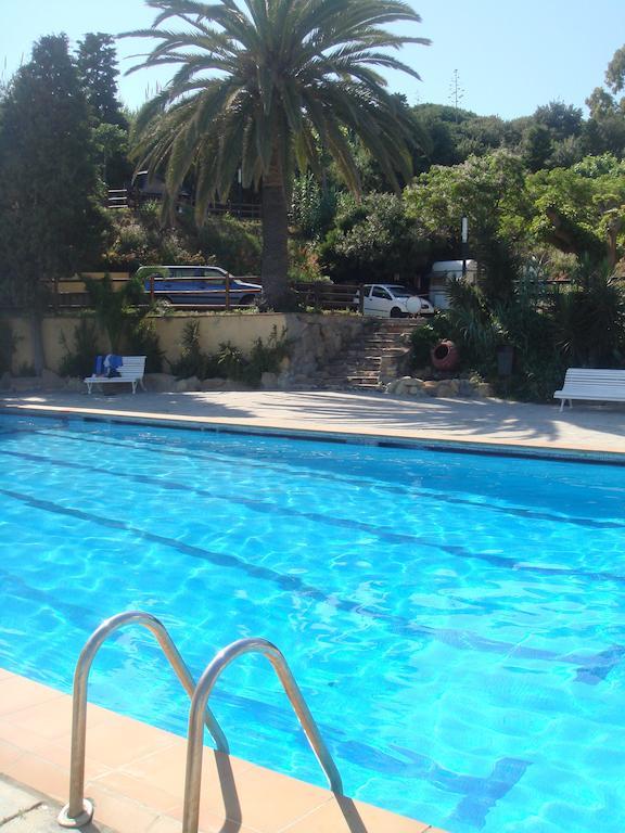 Camping Masnou Hotel Esterno foto