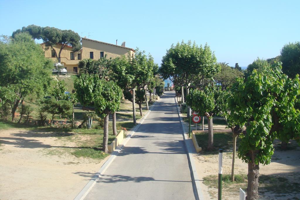 Camping Masnou Hotel Esterno foto
