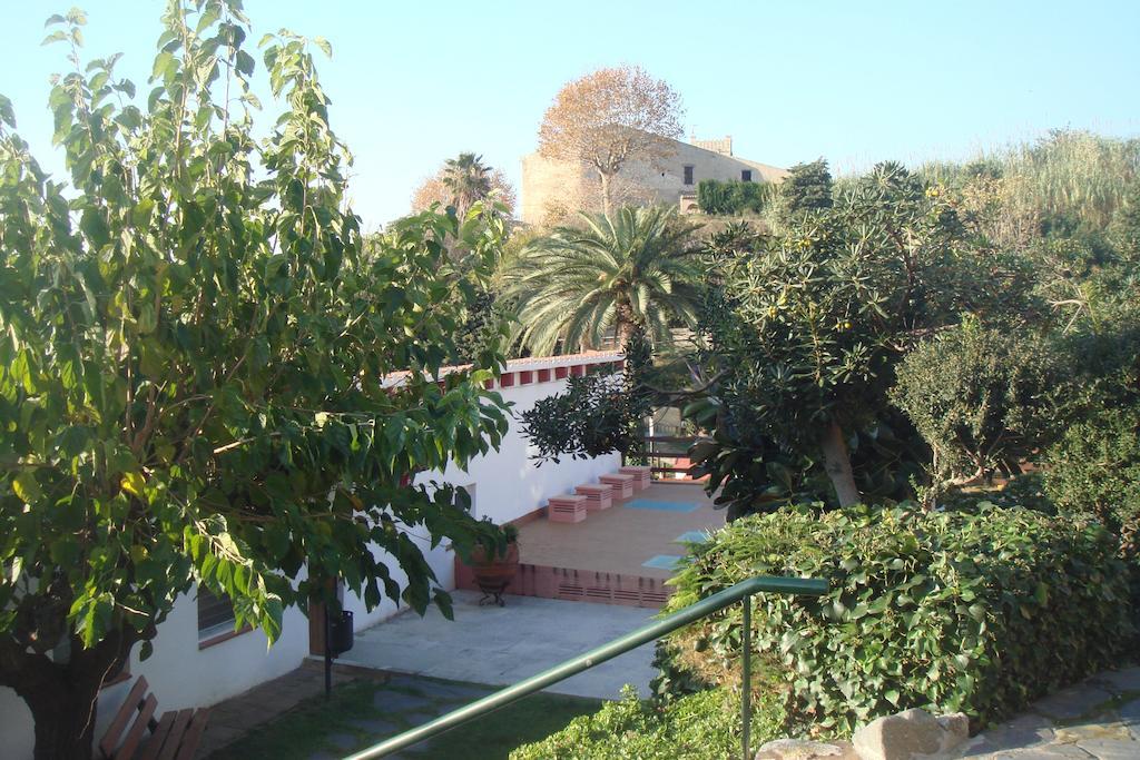 Camping Masnou Hotel Esterno foto