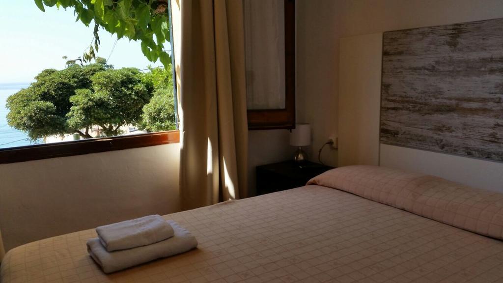 Camping Masnou Hotel Esterno foto