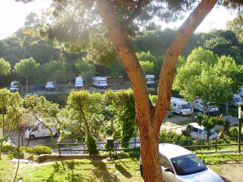 Camping Masnou Hotel Esterno foto